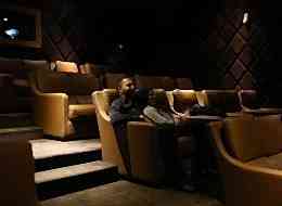 Gizli Kamera ve Fotoğraf Çekimi Sinemada Evlilik Teklifi Organizasyonu