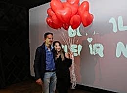 Benimle Evlenir Misin Sorusuna Verilen Evet Cevabı ile Kutlama Anları