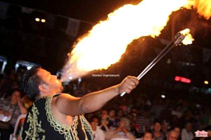 Ateş Üfleyen Adam Ateşbaz Gösterisi Temini İstanbul Organizasyon