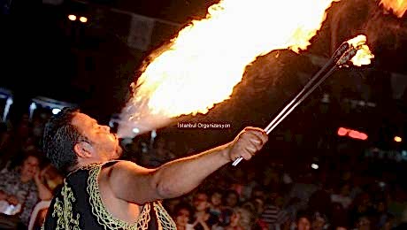 Ateş Üfleyen Adam Ateşbaz Gösterisi Temini İstanbul Organizasyon