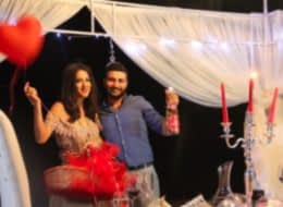 Şampanya ile Evlilik Teklifi Organizasyonunun Kutlandığı An Bodrum