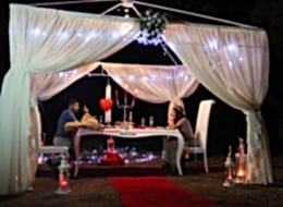 Romantik Evlilik Teklifi Organizasyonu Kandillerle Süsleme