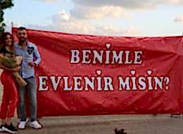 Dev Pankartla Evlenme Teklifi Organizasyonu İstanbul