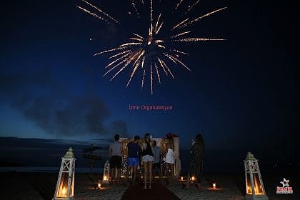Havai Fişek Gösterisi Kumsal Evlilik Teklifi Organizasyonu İstanbul Organizasyon