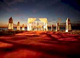 Denizci Fenerleri ve Kırmızı Halıda Romantik Evlilik Teklifi Organizasyonu Çeşme