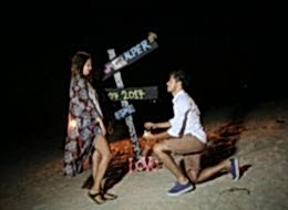 Yönlendirme Tabelası ve Dekoratif Ürünlerle Evlilik Teklifi Organizasyonu Çeşme