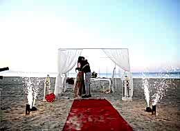 Kırmızı Halıda Duygusal Evlenme Teklifi Organizasyonu İstanbul Organizasyon