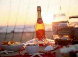 Şampanya Kadehleri Atıştırmalıklar ve Masa Süsleme Çeşme