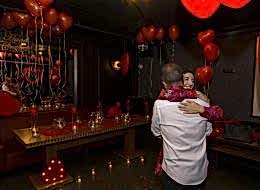 Evlilik Teklifini Kutlama Anı ve Heyecanlı Anlar