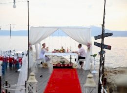 Sürpriz Evlilik Teklifi Organizasyonu İskele Süsleme ve Profesyonel Fotoğraf Çekimi İstanbul