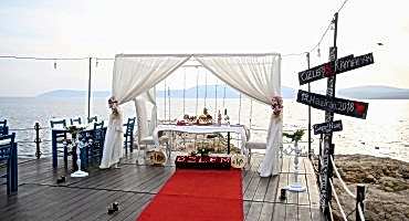 Seferihisar İskelede Romantik Evlilik Teklifi Organizasyonu yolkeyfi