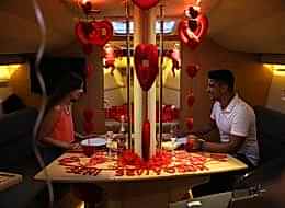 Süsleme Detayları ve Teknede Evlilik Teklifi Organizasyonu