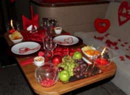 Atıştırmalıklar ve Masa Süsleme Detayları