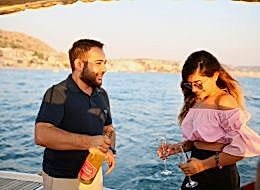 Benimle Evlenir Misin Sorusuna Verilen Evet Cevabını Şampanya Patlatarak Kutlama İstanbul