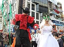 Tahta Bacaklı Gösterisi İstanbul